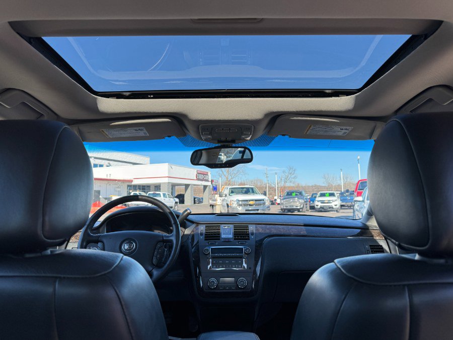 Used 2008 Cadillac DTS w/ Sun And Sound Package FWD image 21