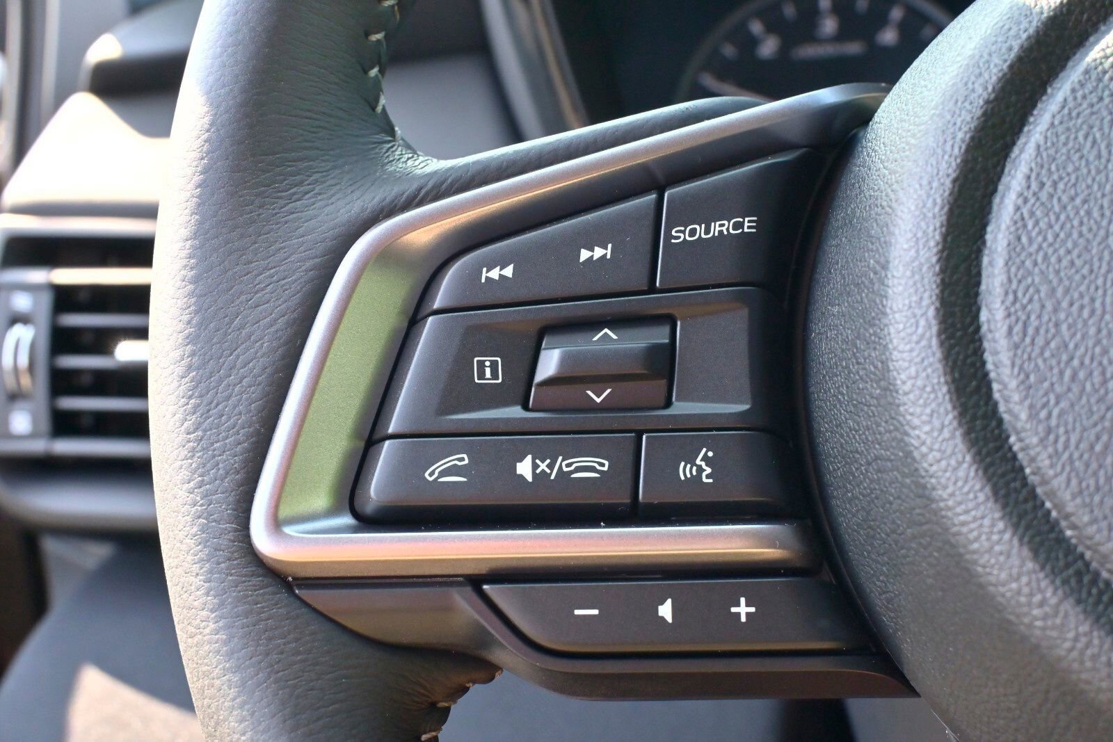 Used 2025 Subaru Legacy Premium AWD/4WD image 23