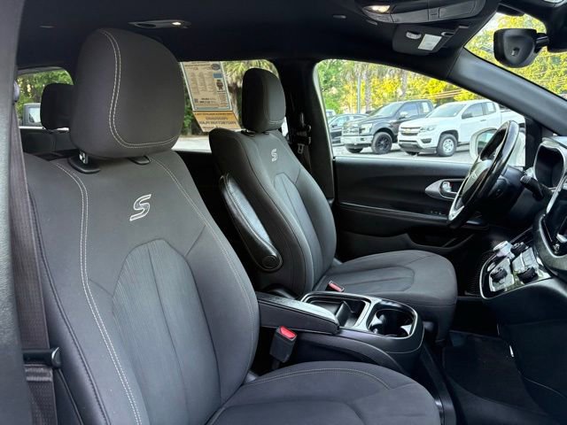 Used 2019 Chrysler Pacifica Touring Plus FWD image 28