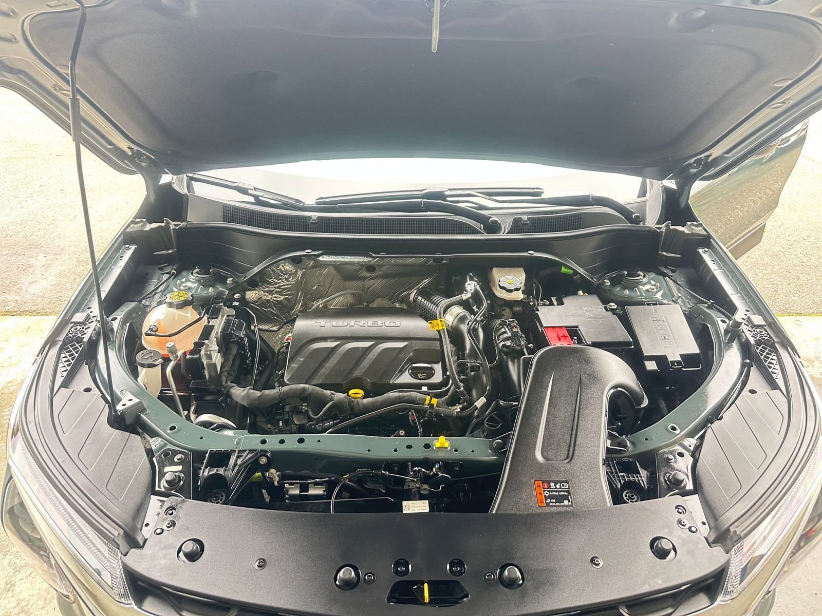 Used 2025 Chevrolet Trax LT image 32