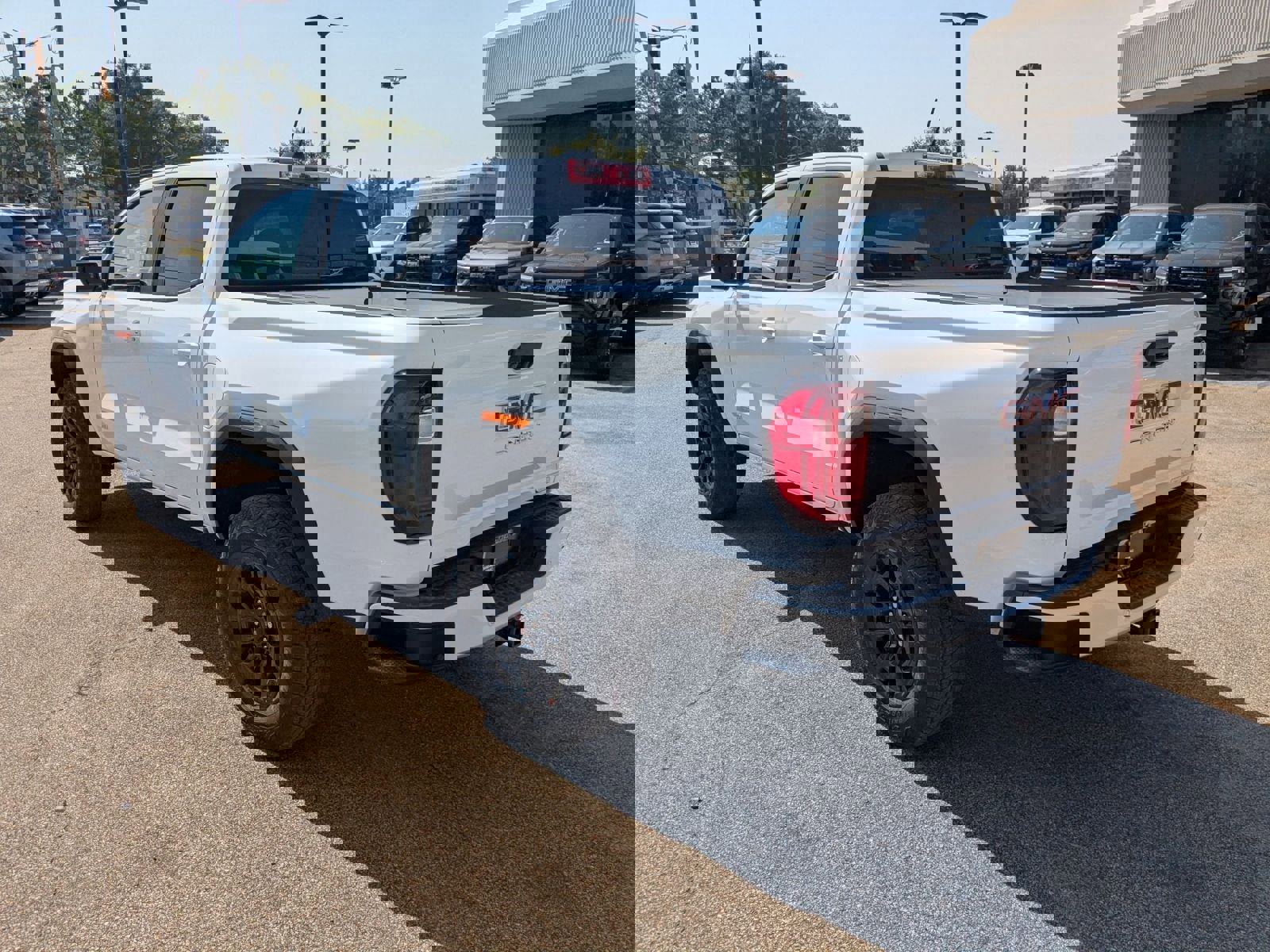 New 2026 GMC Canyon Elevation w/ Convenience Package image 3