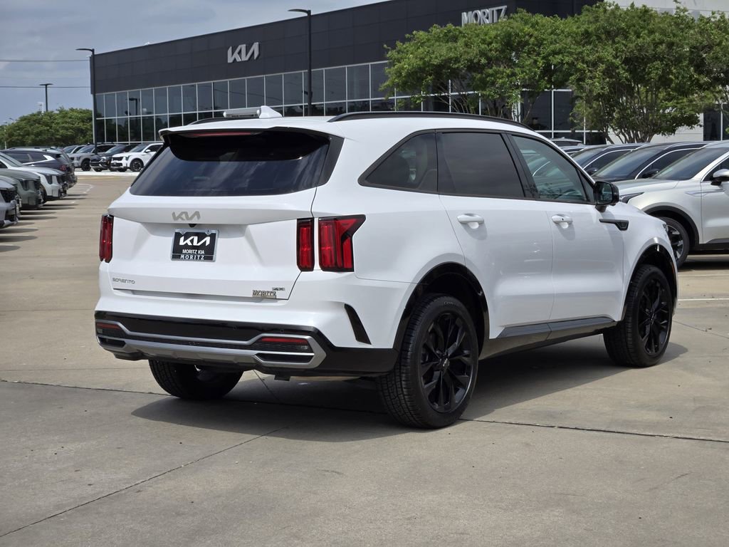 Certified 2023 Kia Sorento SX image 4