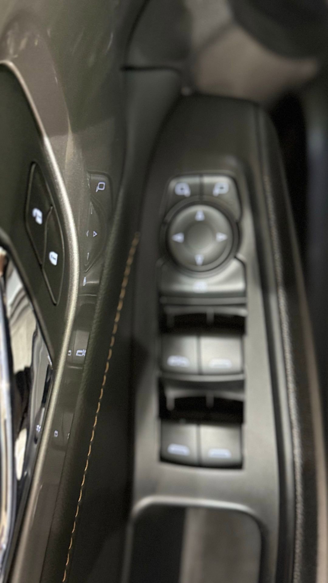 Used 2020 Chevrolet Traverse LT image 35