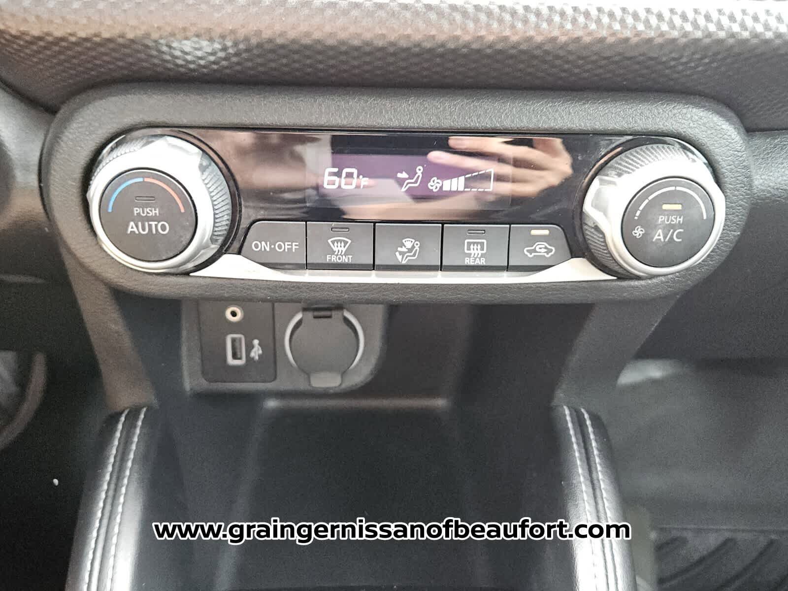 Used 2018 Nissan Kicks SV FWD image 10