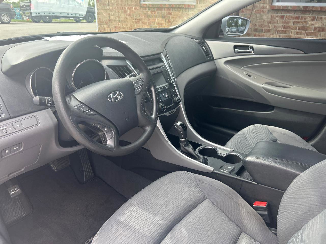 Used 2015 Hyundai Sonata Hybrid FWD image 17