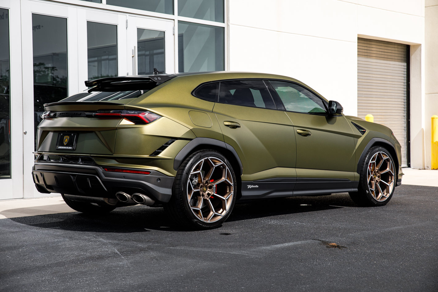 Used 2024 Lamborghini Urus Performante AWD/4WD image 35