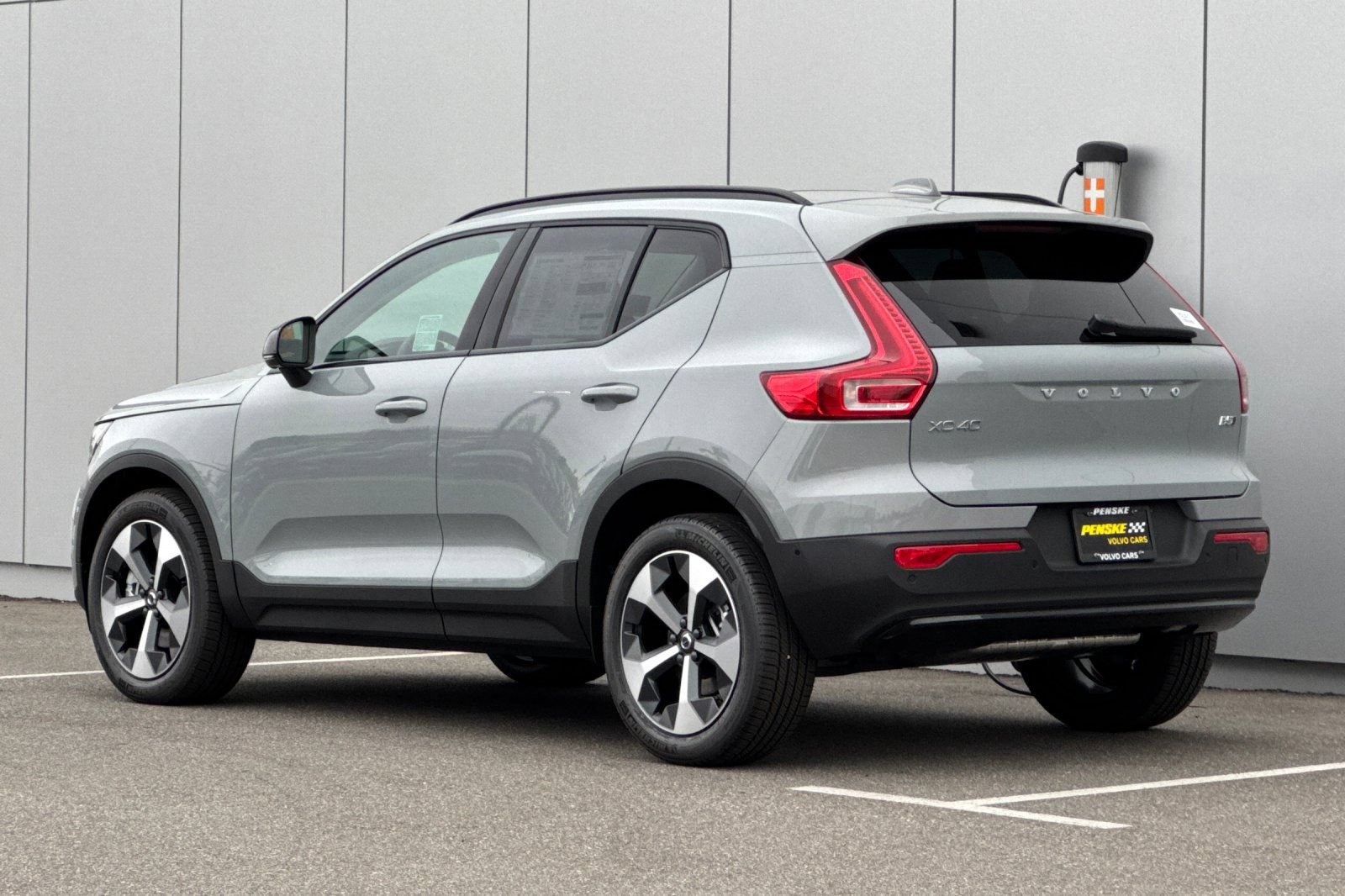 New 2026 Volvo XC40 B5 Plus w/ Protection Package Premier AWD/4WD image 3