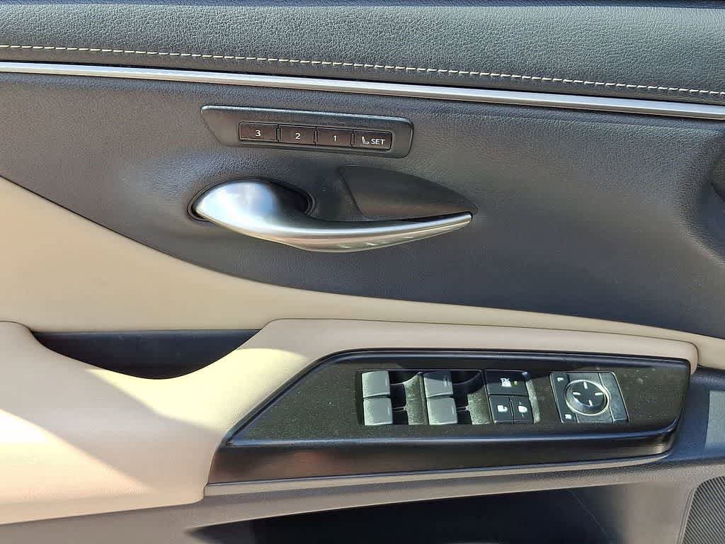 Used 2019 Lexus ES 350 w/ Premium Package FWD image 10