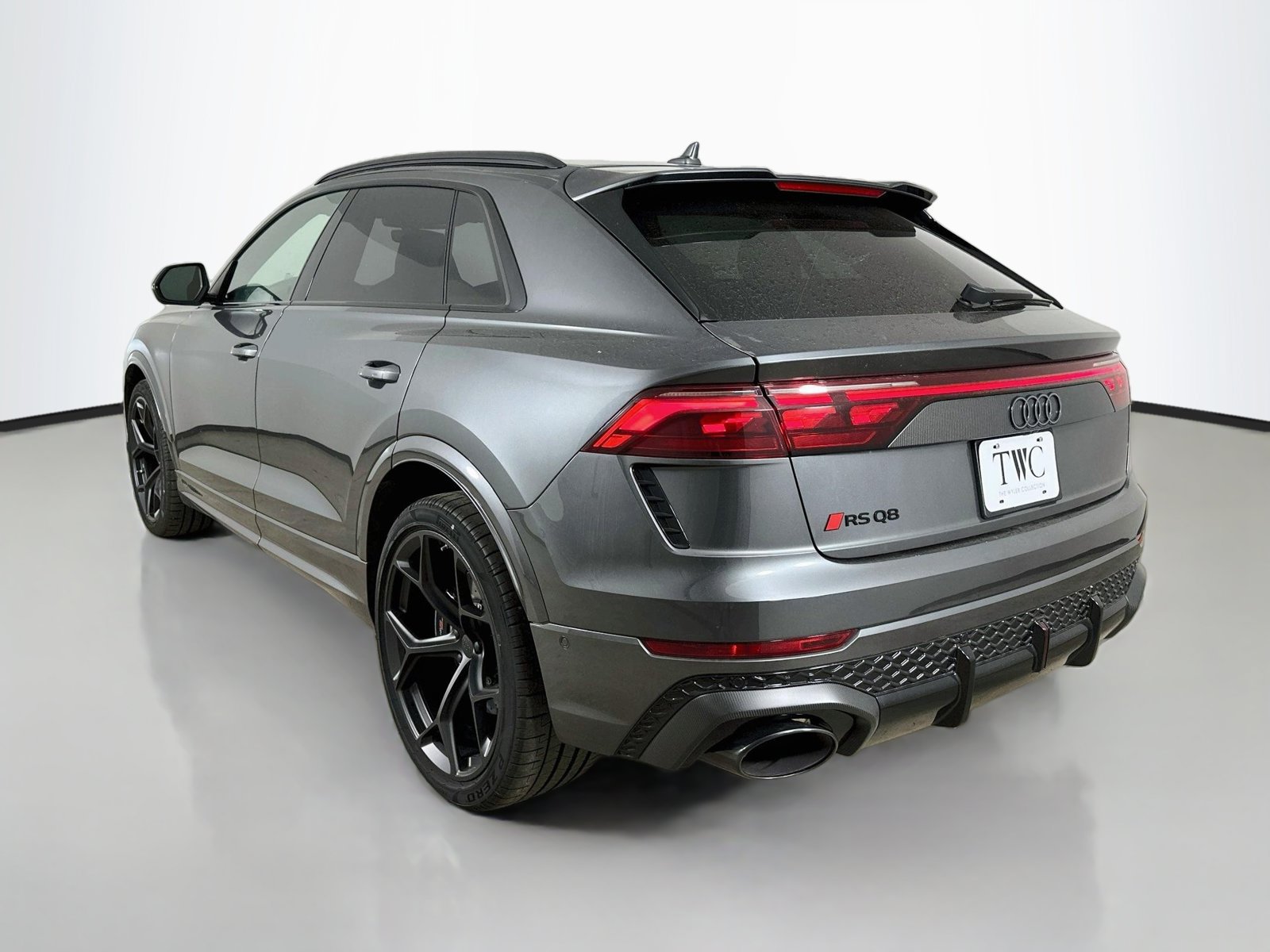 New 2027 Audi RS Q8 performance AWD/4WD image 7