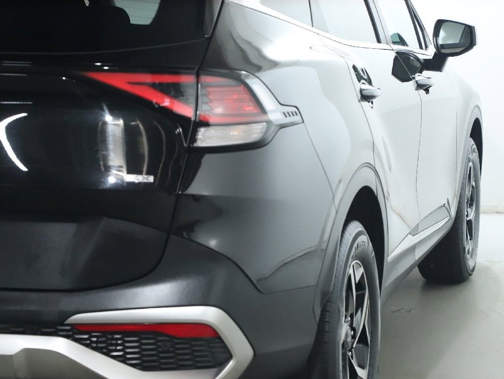 Used 2025 Kia Sportage LX image 47