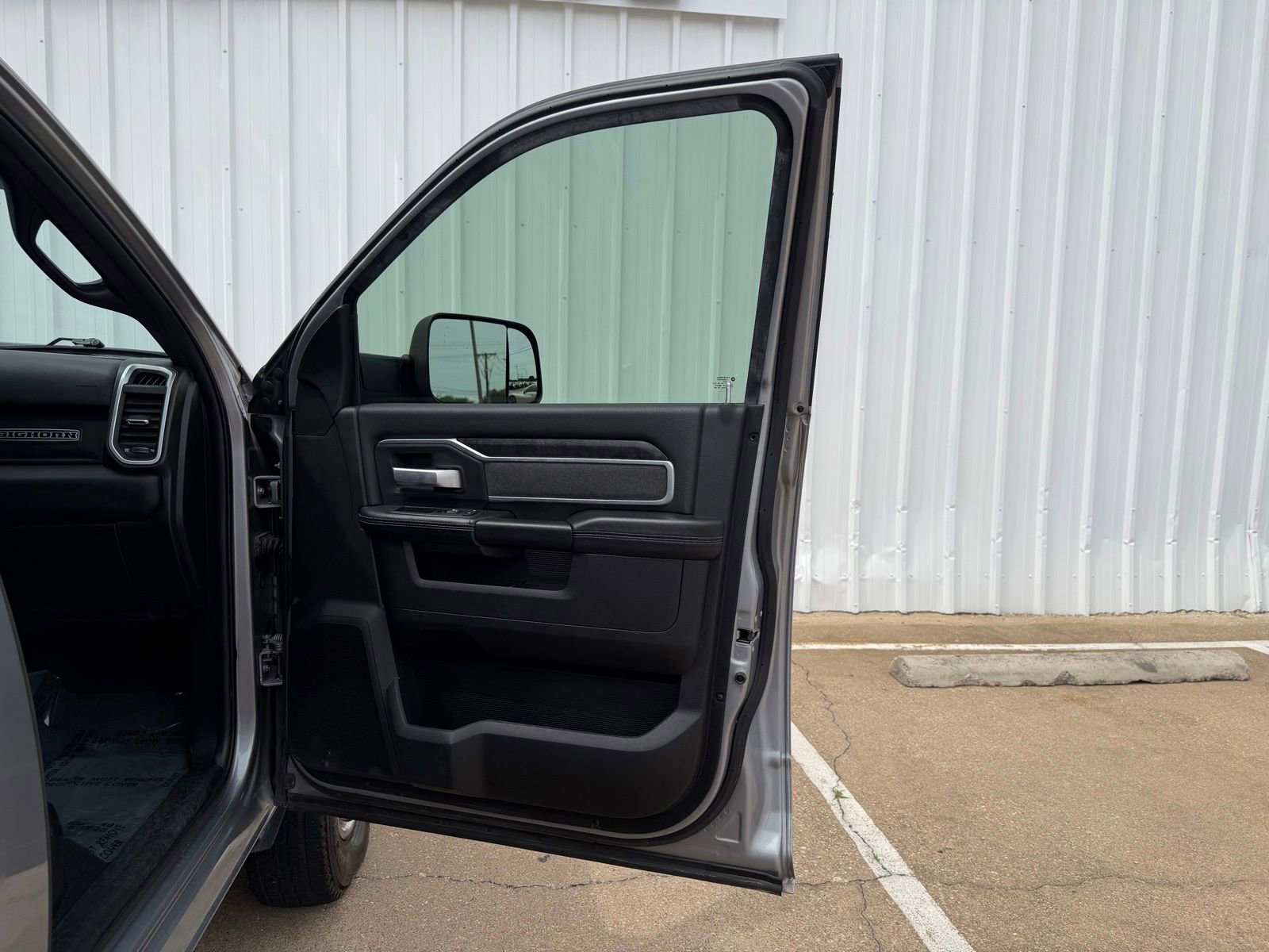 Used 2021 RAM 3500 Big Horn w/ Night Edition AWD/4WD image 23