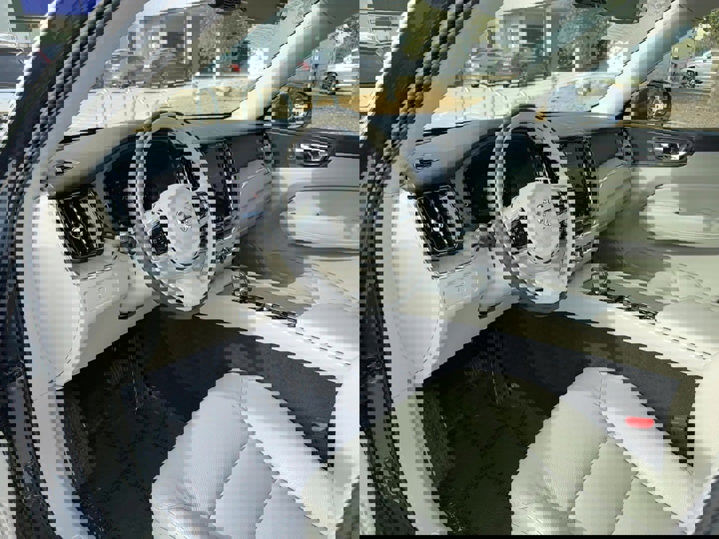 Certified 2023 Volvo XC60 B5 Plus w/ Climate Package image 13