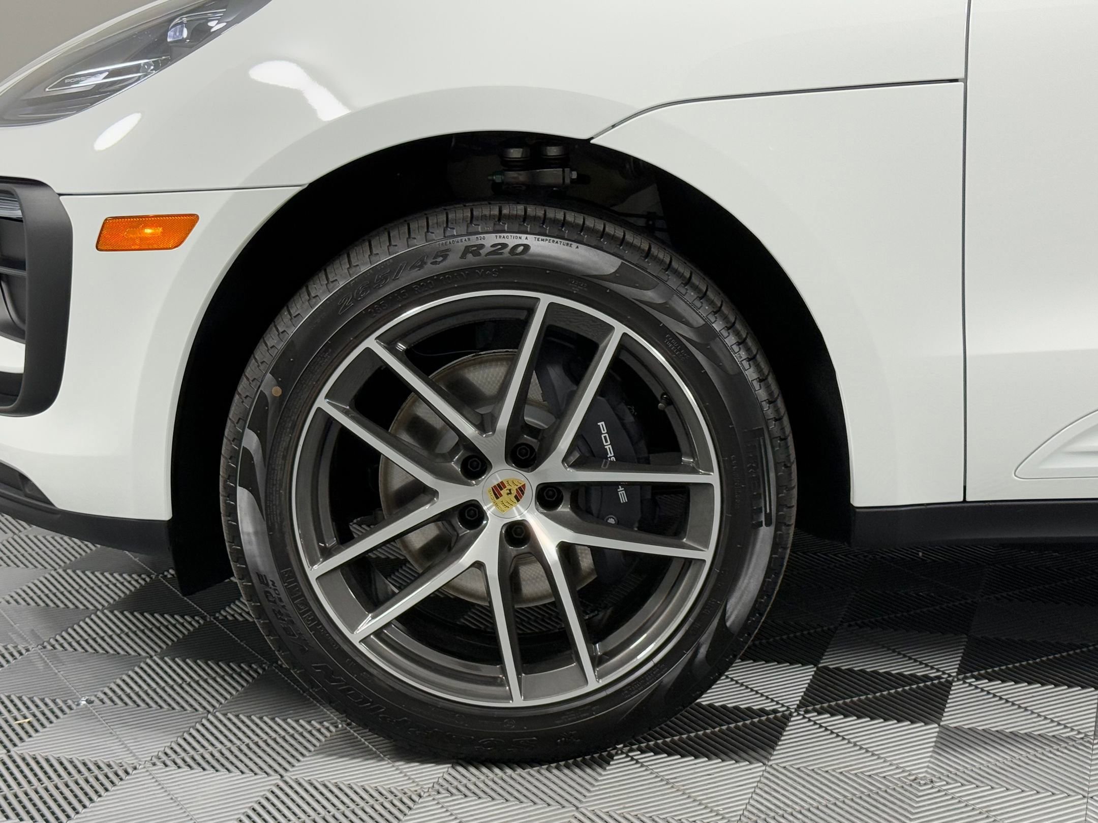 Certified 2026 Porsche Macan AWD/4WD image 12