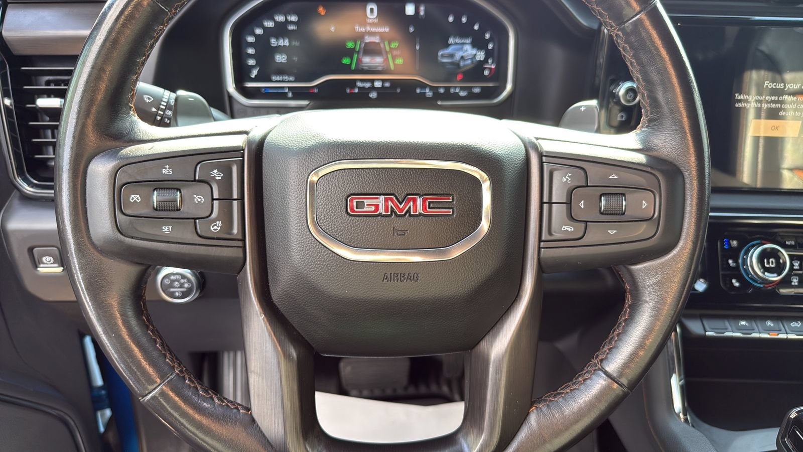 Used 2022 GMC Sierra 1500 AT4 w/ AT4 Preferred Package AWD/4WD image 14