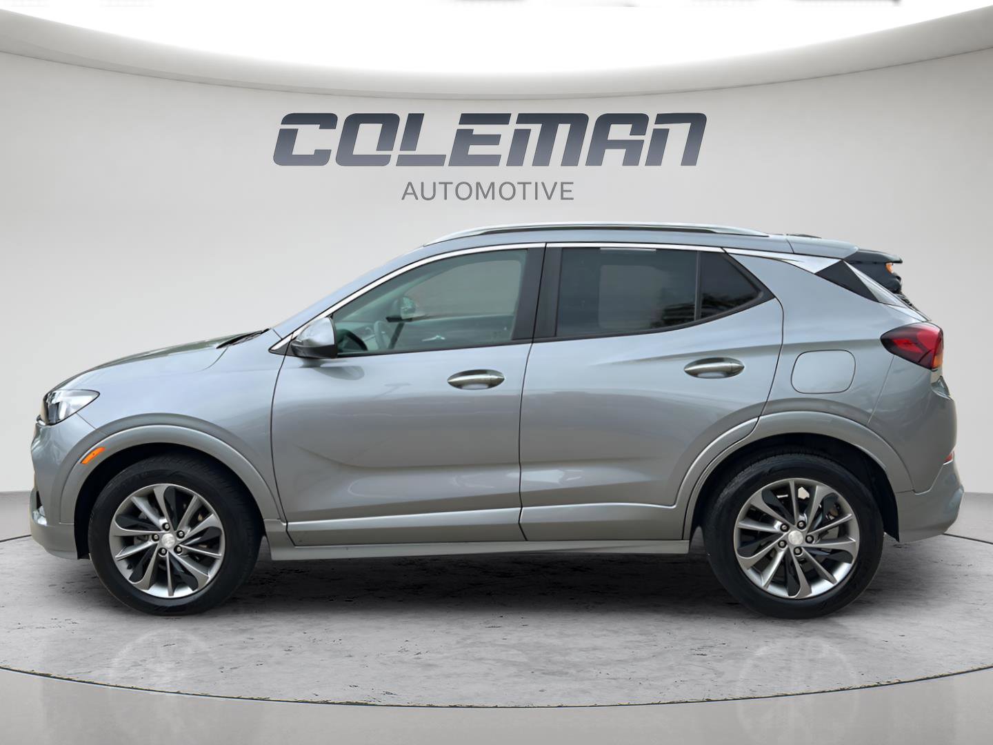 Used 2023 Buick Encore GX Select w/ Sport Touring Package FWD image 5