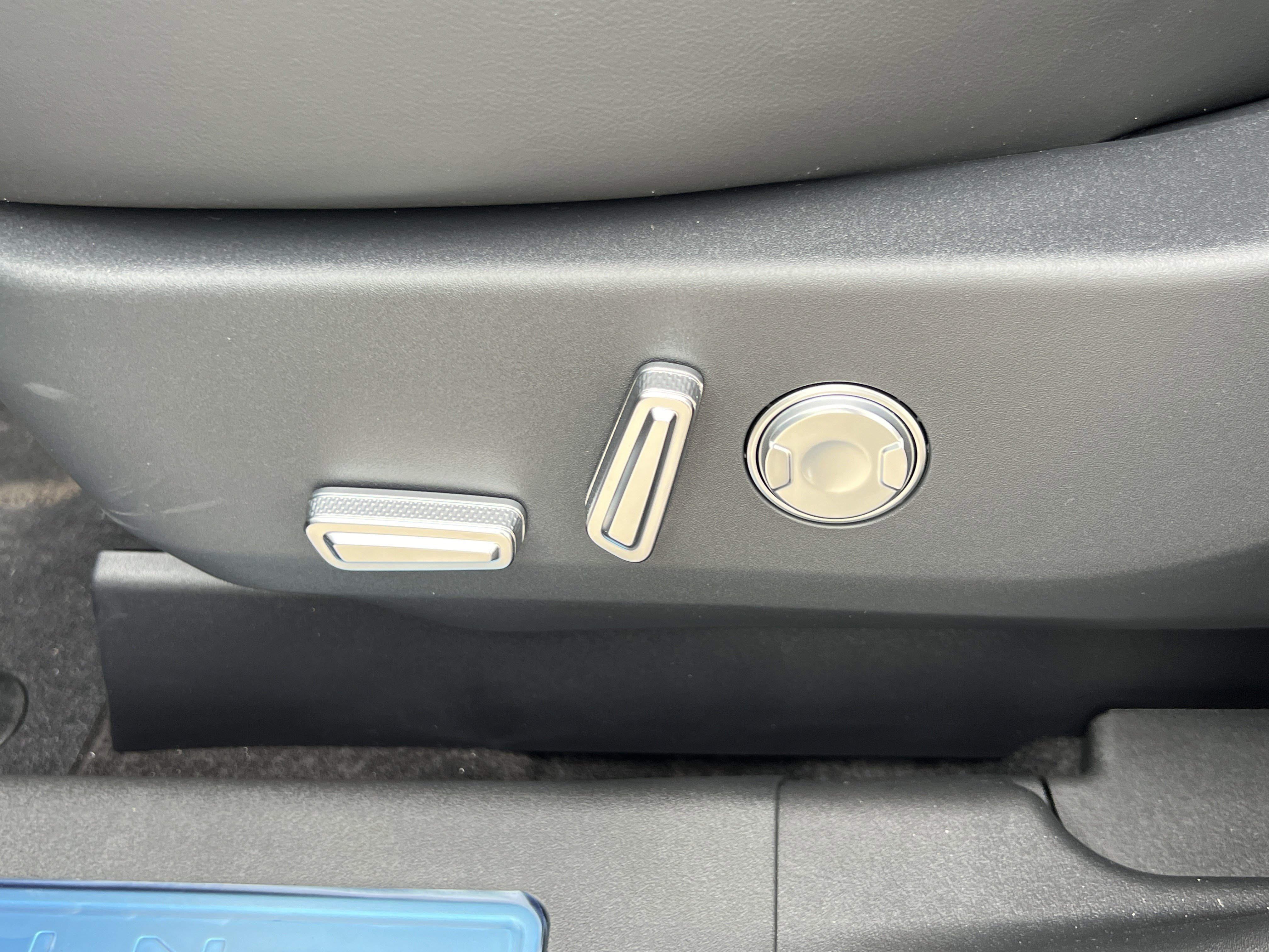 New 2025 Lincoln Nautilus Premier image 29