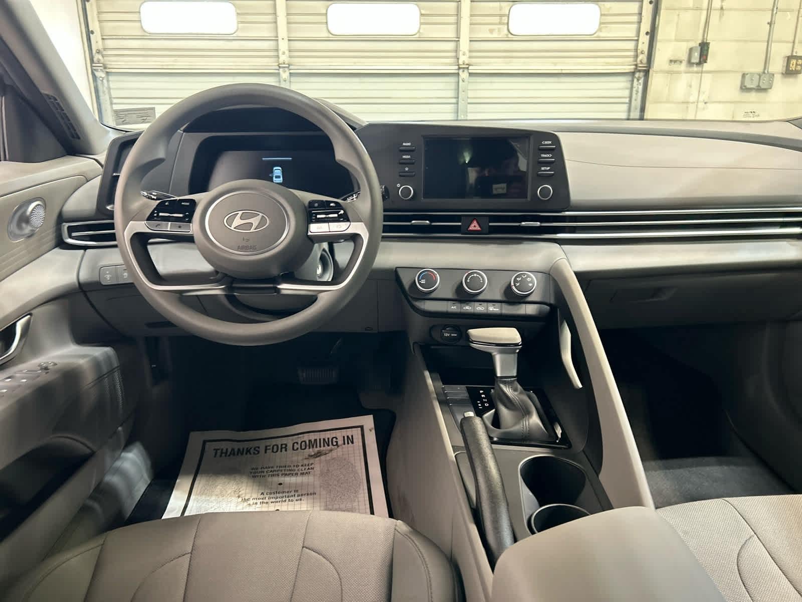 New 2026 Hyundai Elantra SE FWD image 4