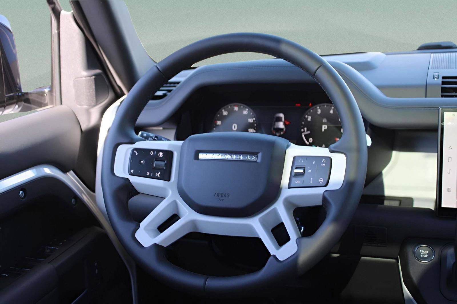 New 2025 Land Rover Defender 110 X-Dynamic SE image 10