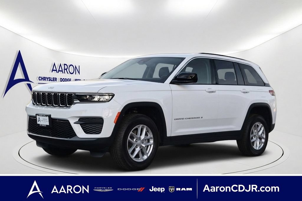 New 2026 Jeep Grand Cherokee Laredo RWD image 1