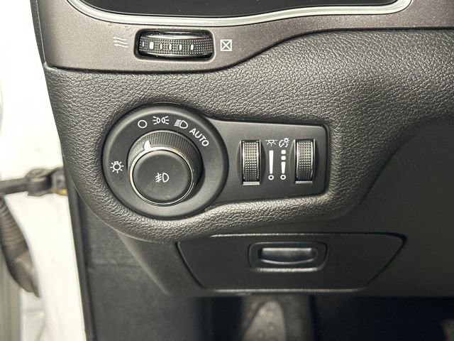 Used 2021 Jeep Cherokee Trailhawk w/ Sun, Sound & Nav Group image 19