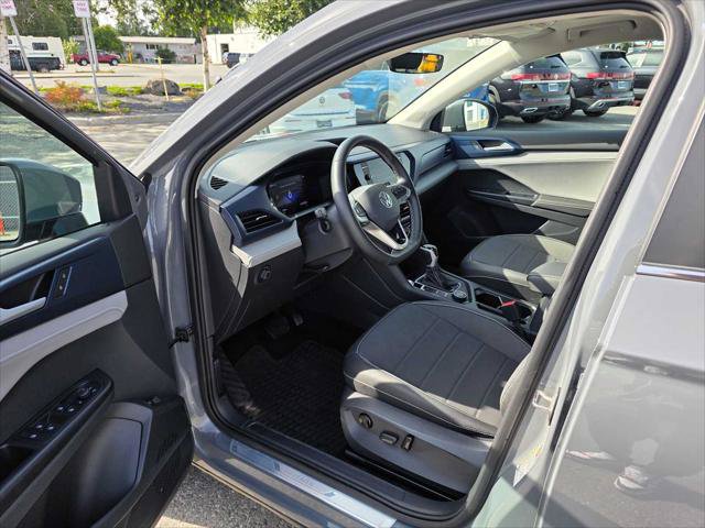 Used 2024 Volkswagen Taos SE AWD/4WD image 19