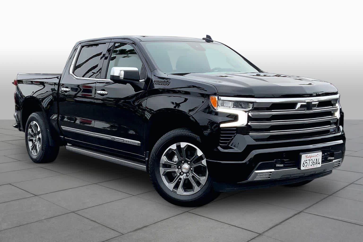 Used 2024 Chevrolet Silverado 1500 High Country w/ Technology Package RWD image 2