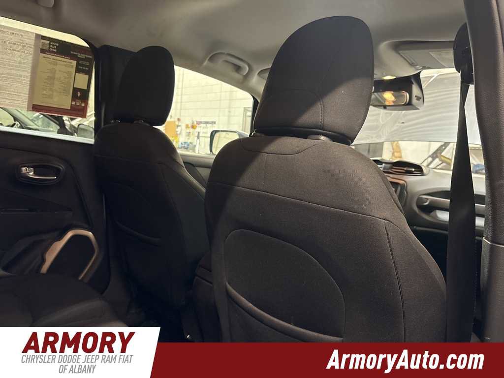 Used 2016 Jeep Renegade Latitude image 30