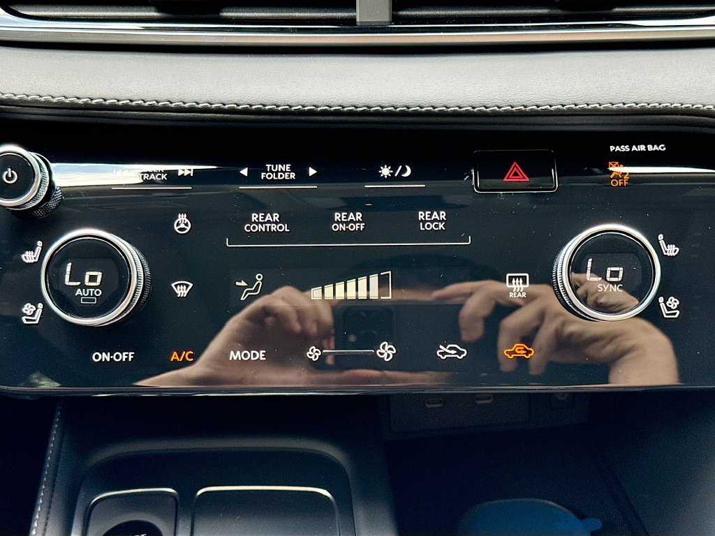 New 2027 INFINITI QX60 Luxe w/ Cargo Package FWD image 16