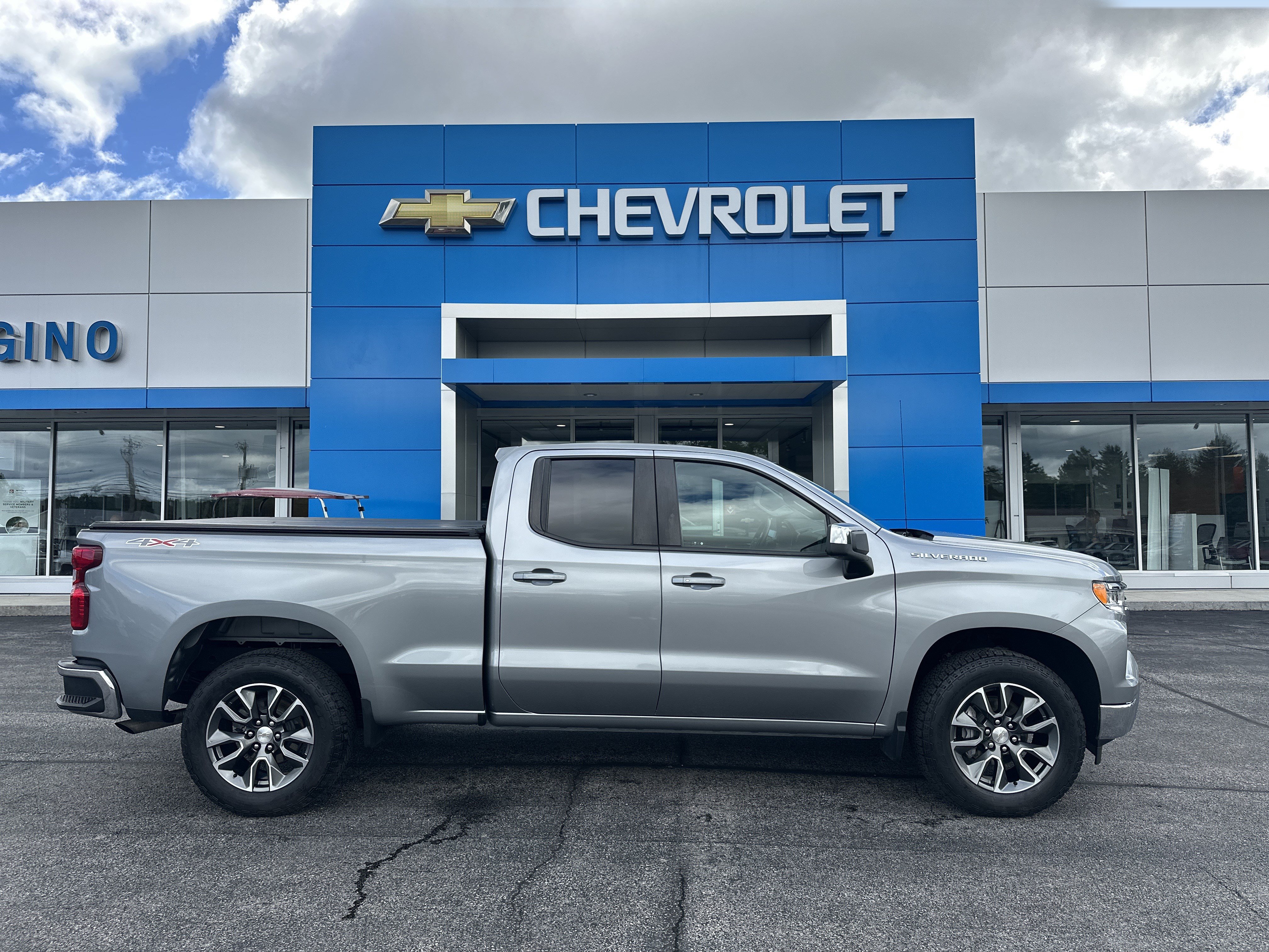 Certified 2023 Chevrolet Silverado 1500 LT AWD/4WD image 1