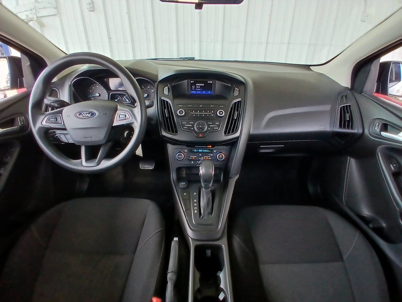 Used 2018 Ford Focus SE FWD image 18