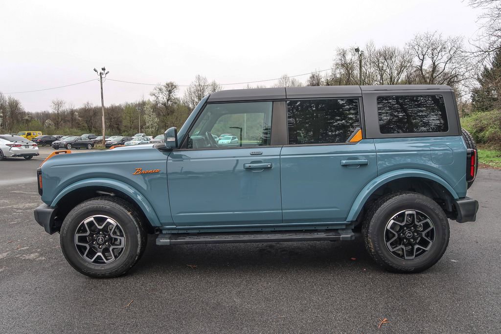Used 2023 Ford Bronco Outer Banks image 3