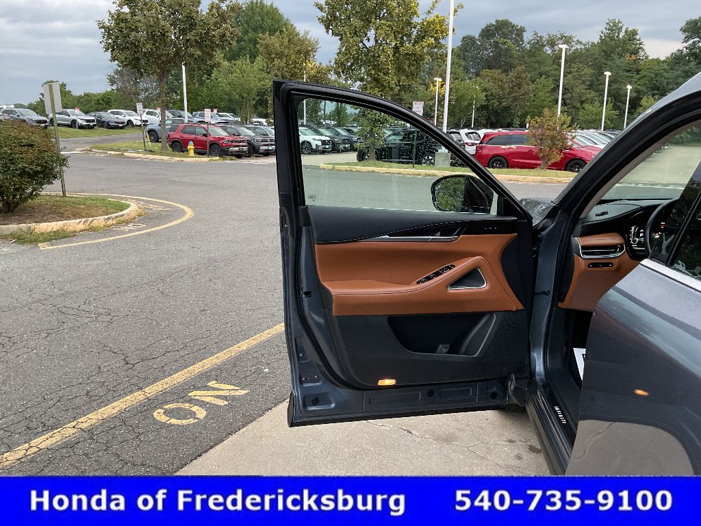 Used 2023 INFINITI QX60 Sensory w/ Vision Package AWD/4WD image 18