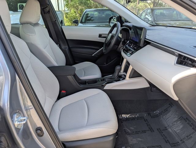 Used 2025 Toyota Corolla Cross L FWD image 30