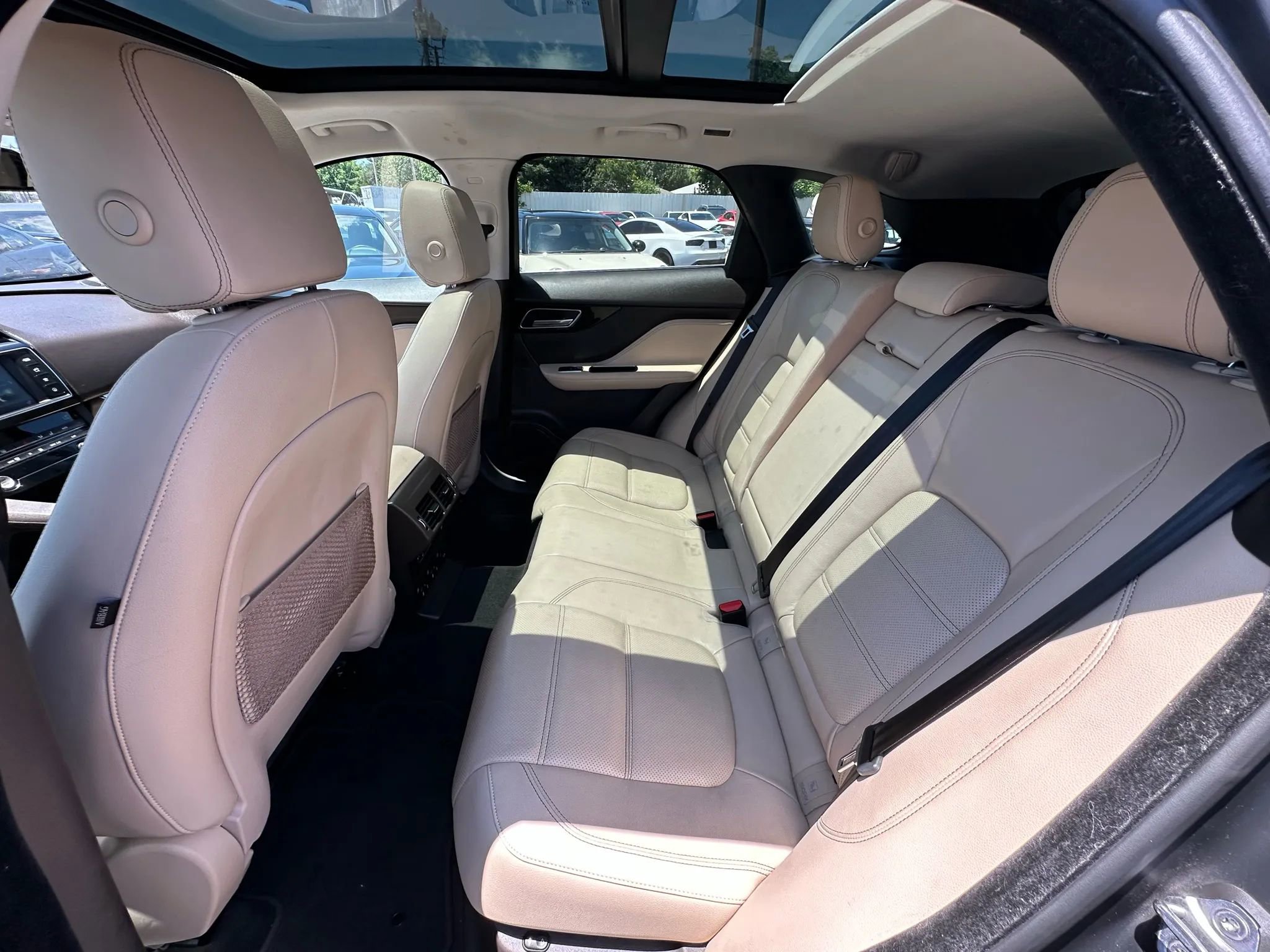 Used 2018 Jaguar F-PACE Prestige image 17
