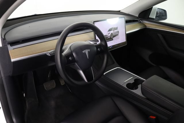 Used 2023 Tesla Model Y 2WD image 22