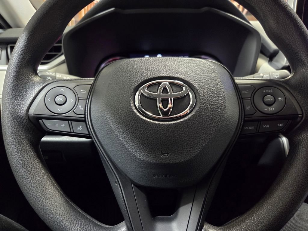 Used 2024 Toyota RAV4 XLE image 4