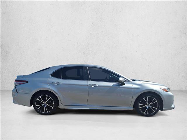 Used 2018 Toyota Camry SE FWD image 4