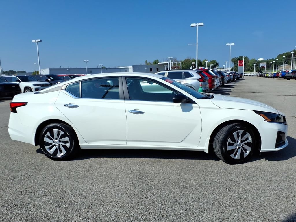 Certified 2025 Nissan Altima 2.5 S FWD image 2