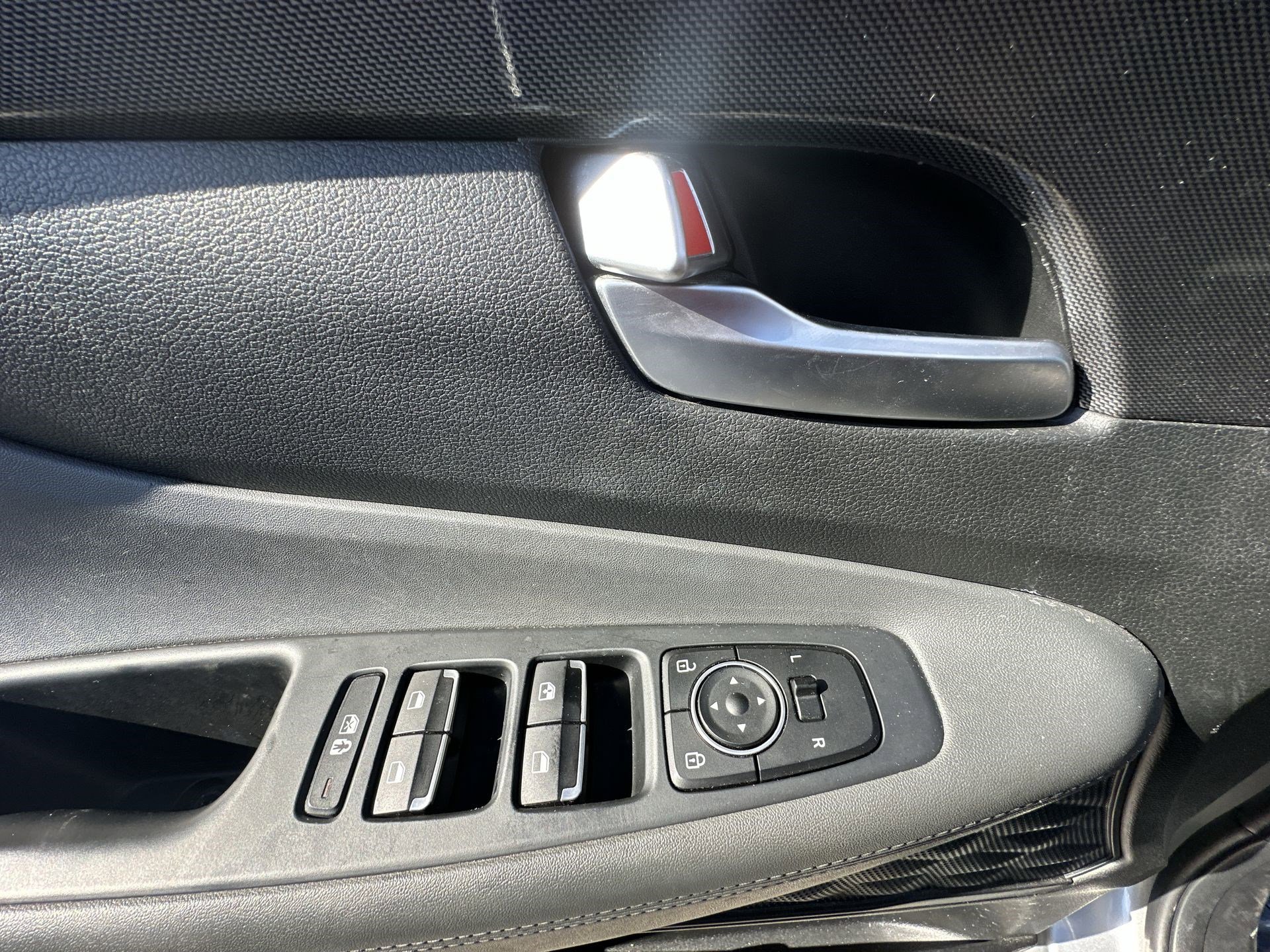 Used 2023 Hyundai Santa Fe SE image 15