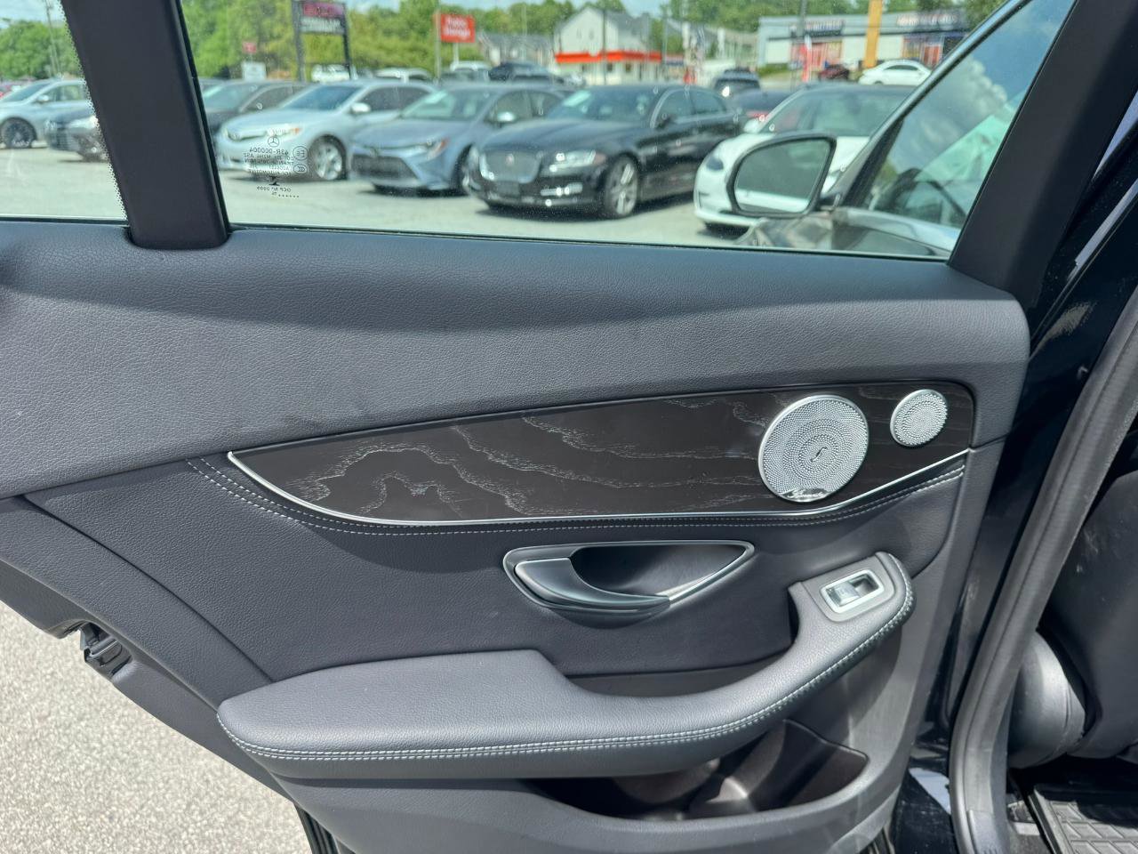 Used 2015 Mercedes-Benz C 300 4MATIC Sedan image 23