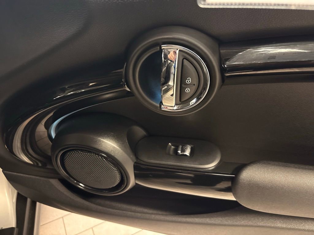 Used 2022 MINI Cooper SE image 16