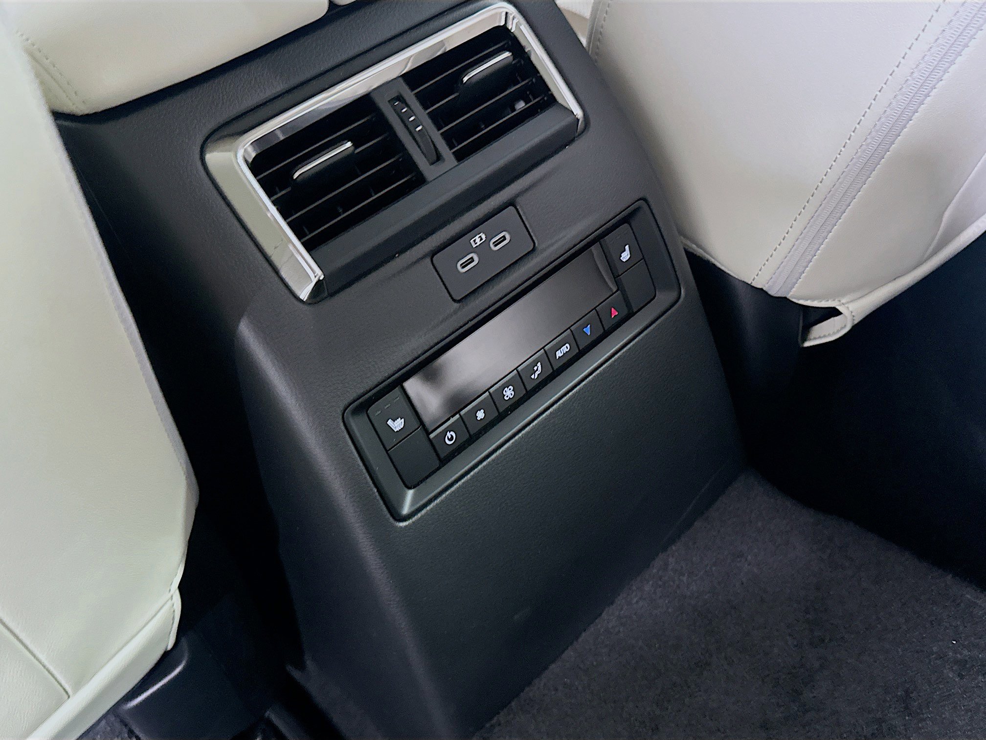 Used 2024 MAZDA CX-90 Plug-In Hybrid w/ Premium Plus image 28