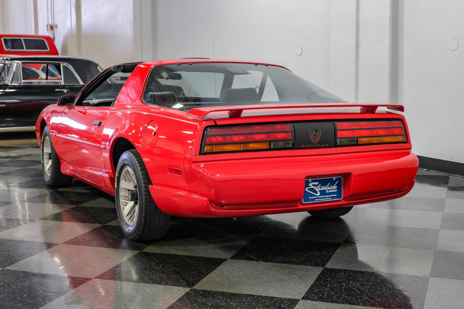 Used 1992 Pontiac Firebird Coupe RWD image 10