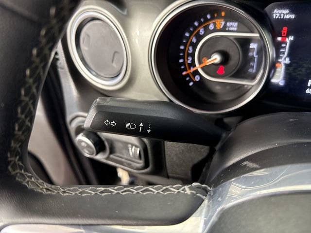 Used 2023 Jeep Gladiator Overland AWD/4WD image 14