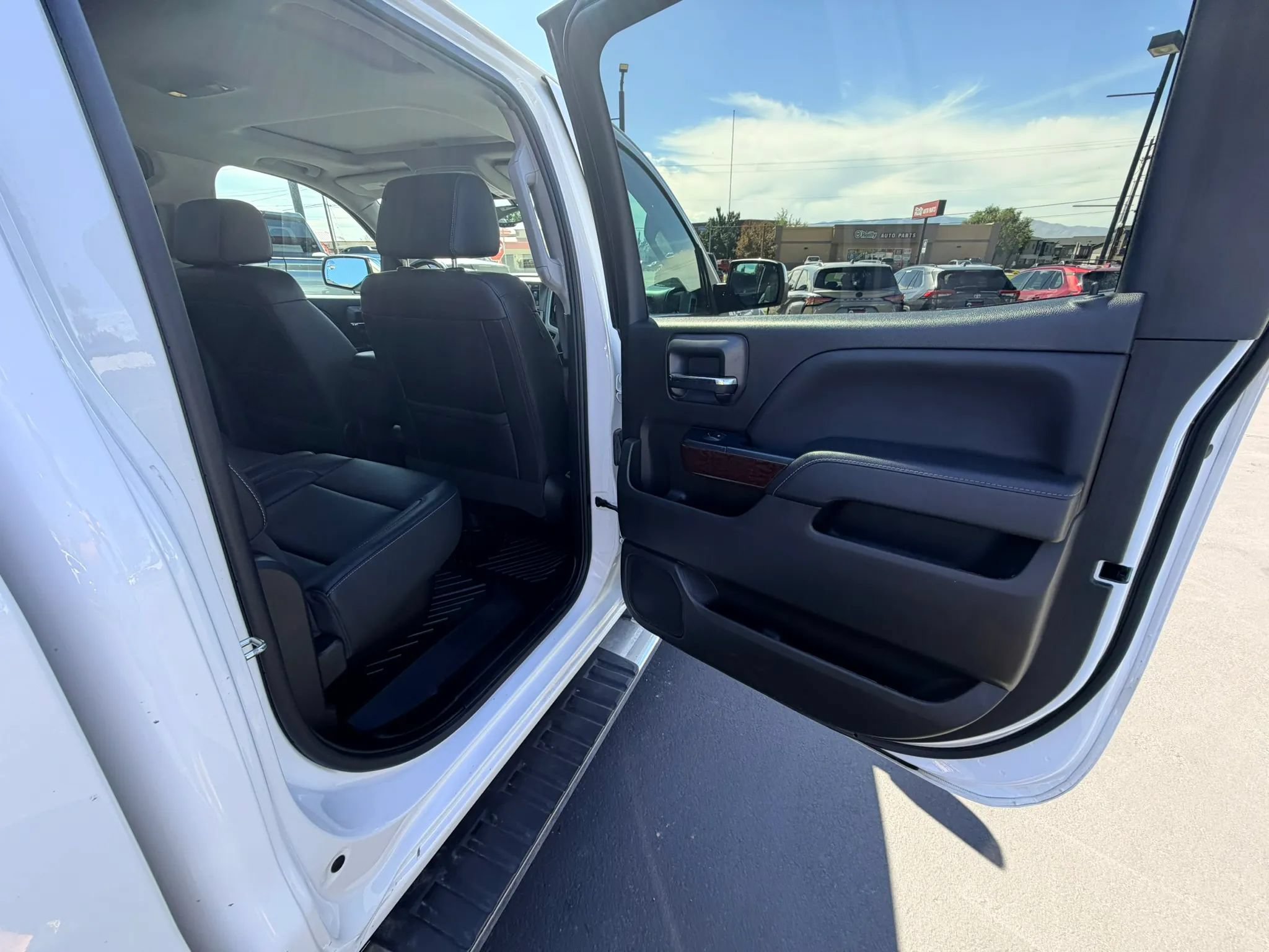 Used 2018 GMC Sierra 1500 SLT w/ SLT Premium Package AWD/4WD image 22