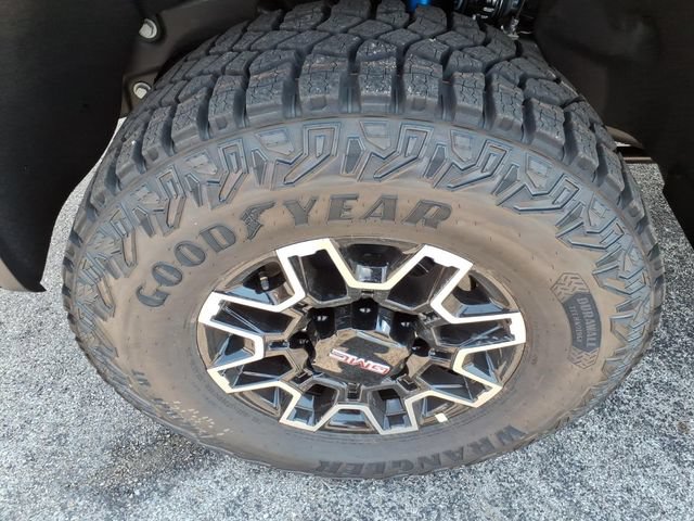 New 2026 GMC Sierra 2500 AT4X AWD/4WD image 13