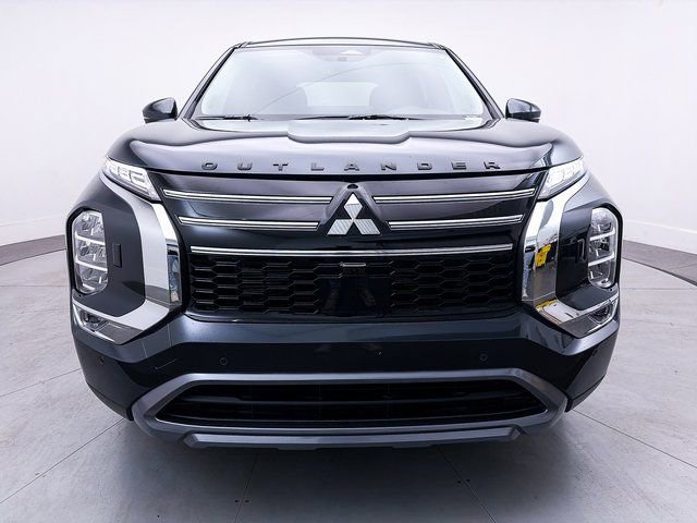 New 2025 Mitsubishi Outlander SE AWD/4WD image 2