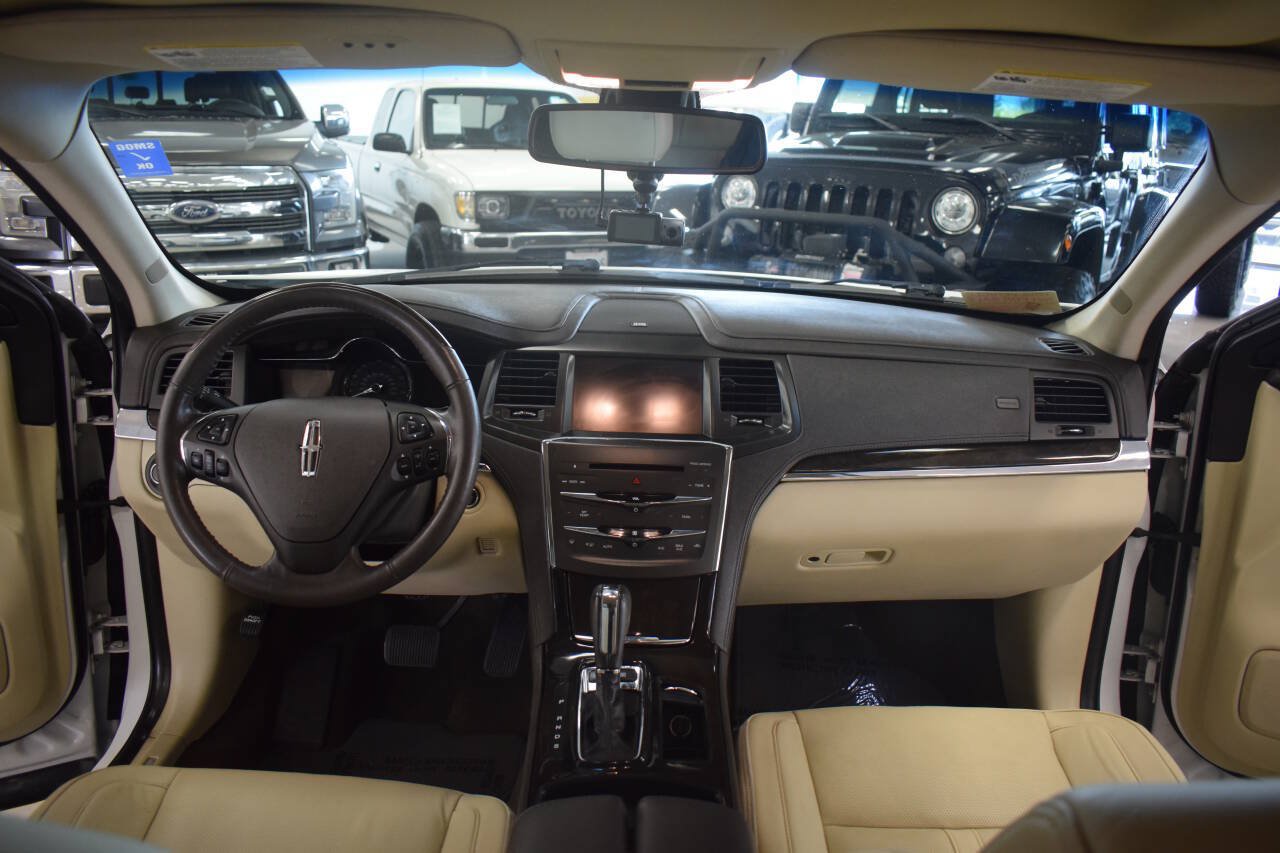 Used 2013 Lincoln MKS AWD image 41