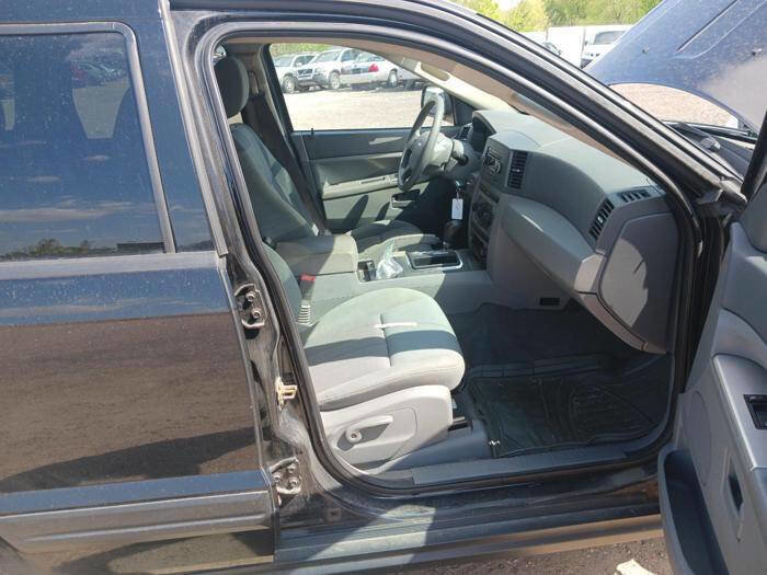 Used 2006 Jeep Grand Cherokee Laredo w/ Cargo Convenience Group AWD/4WD image 31