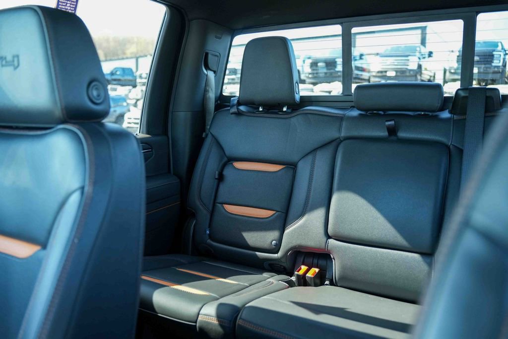 Used 2025 GMC Sierra 2500 AT4 w/ AT4 Premium Plus Package AWD/4WD image 33